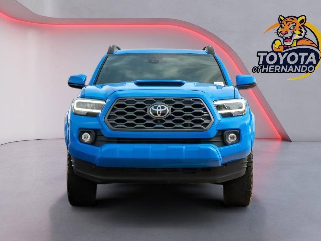 Used 2020 Toyota Tacoma TRD Sport w/ TRD Premium Sport Package AWD/4WD image 2