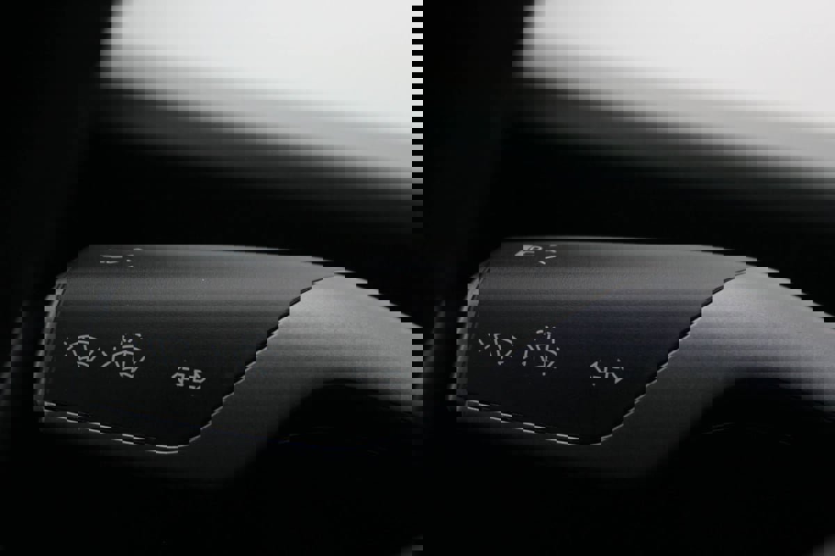 Used 2020 Tesla Model Y Long Range image 25