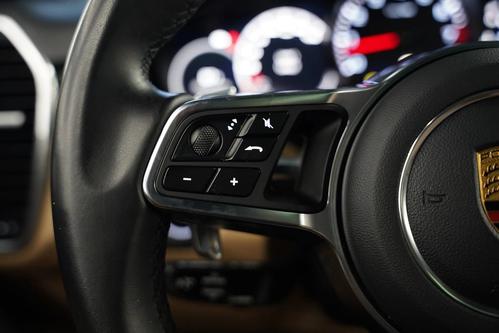 Used 2019 Porsche Cayenne AWD/4WD image 39
