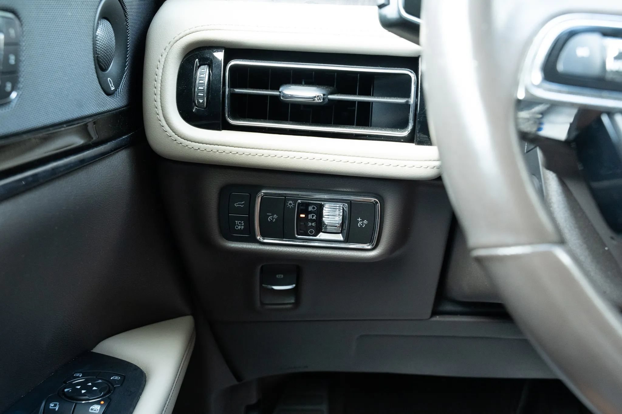 Used 2021 Lincoln Nautilus Reserve FWD image 30