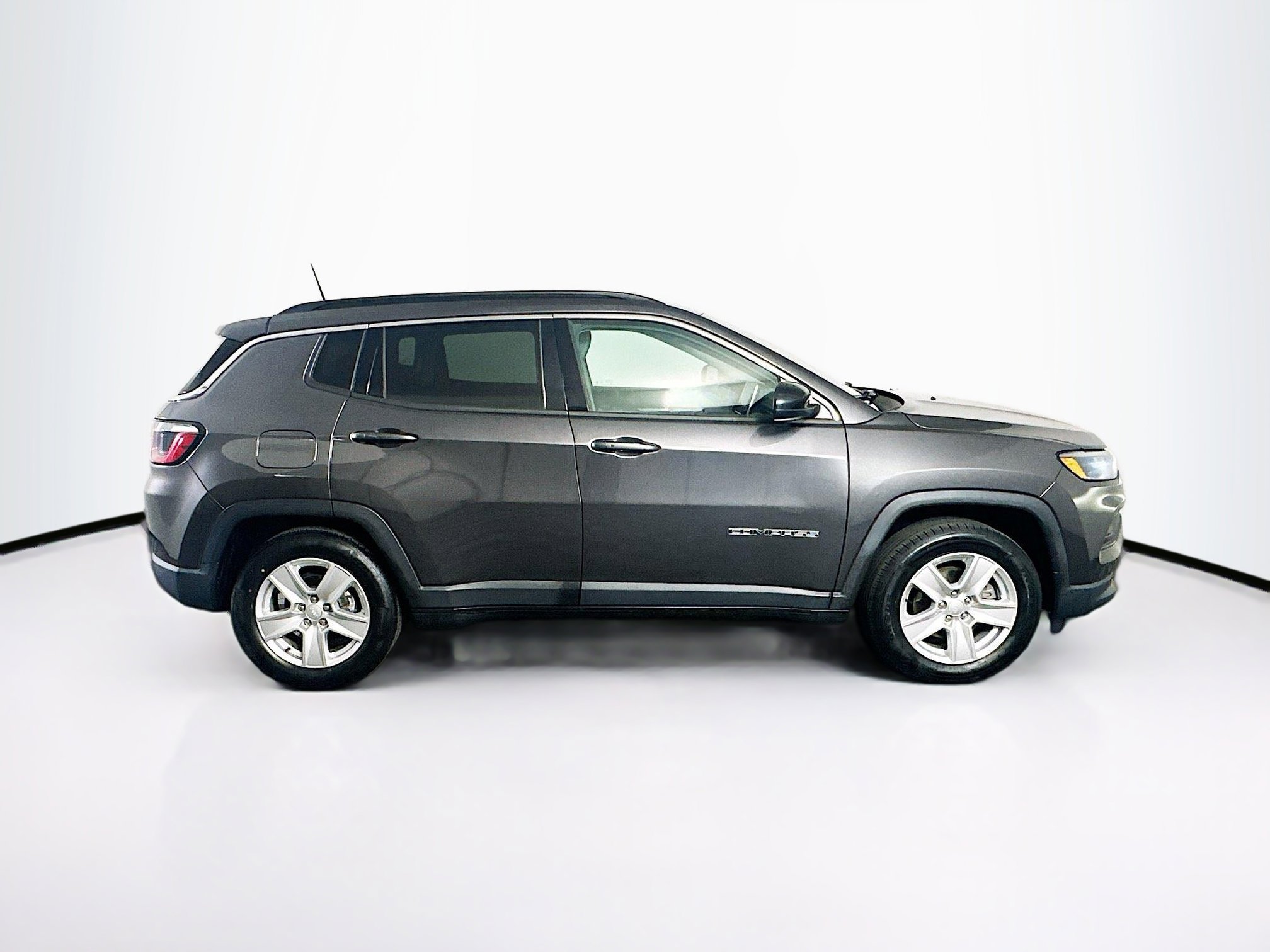 Used 2022 Jeep Compass Latitude image 10