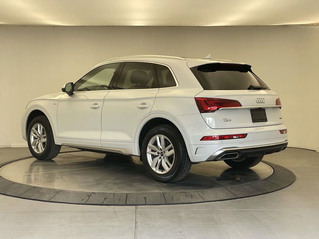 Certified 2023 Audi Q5 2.0T Premium w/ Convenience Package AWD/4WD image 3