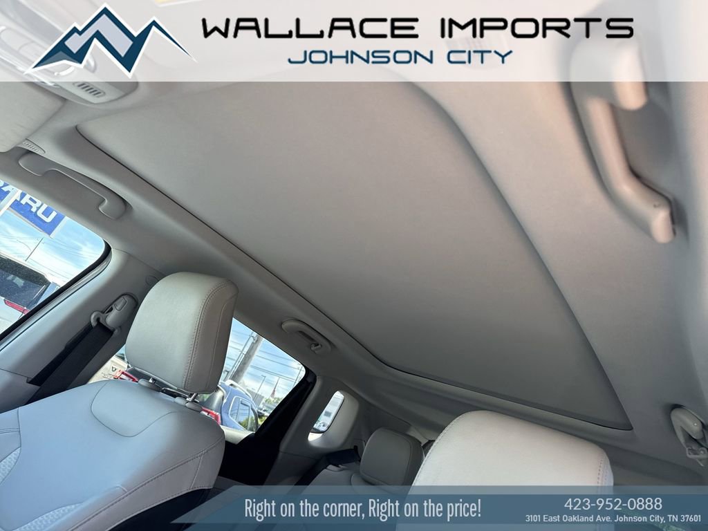 Used 2022 Jeep Compass Latitude w/ Sun and Sound Group AWD/4WD image 15