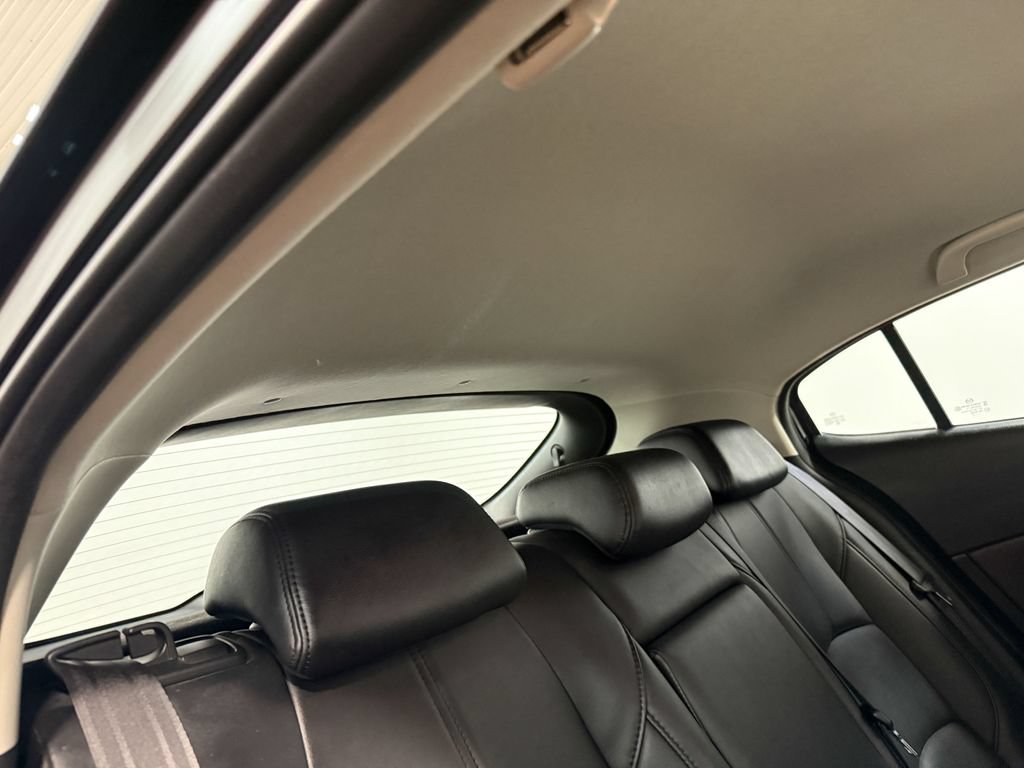Used 2018 MAZDA MAZDA3 Touring FWD image 15
