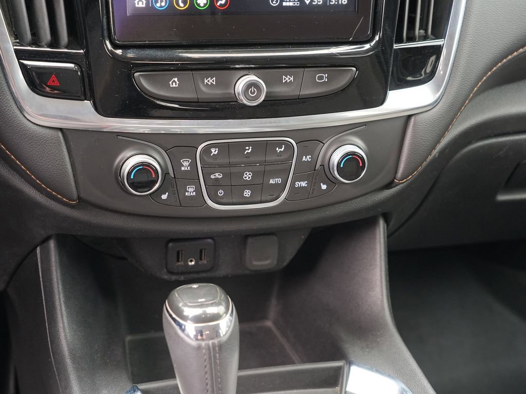 Used 2020 Chevrolet Traverse LT image 22