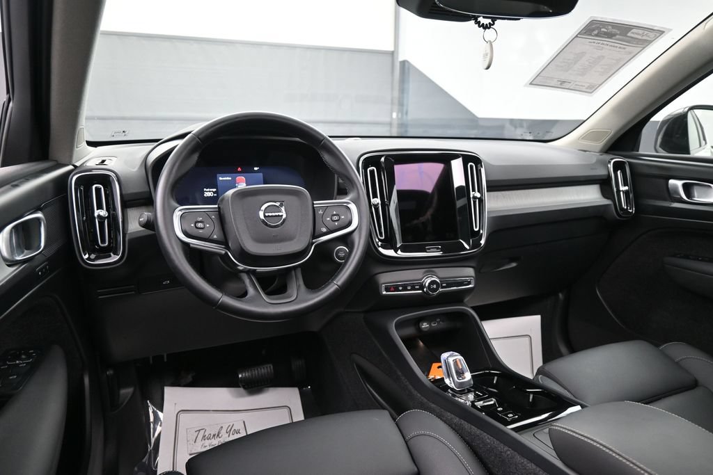 Used 2026 Volvo XC40 B5 Plus AWD/4WD image 34