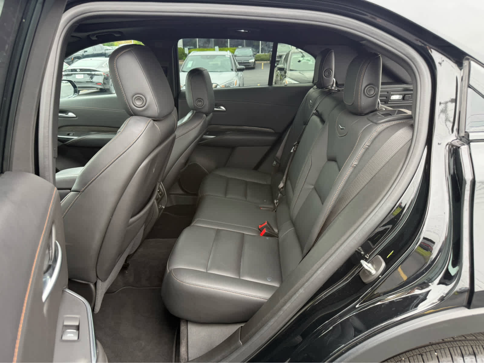 Used 2022 Cadillac XT4 Sport w/ Comfort Package AWD/4WD image 17