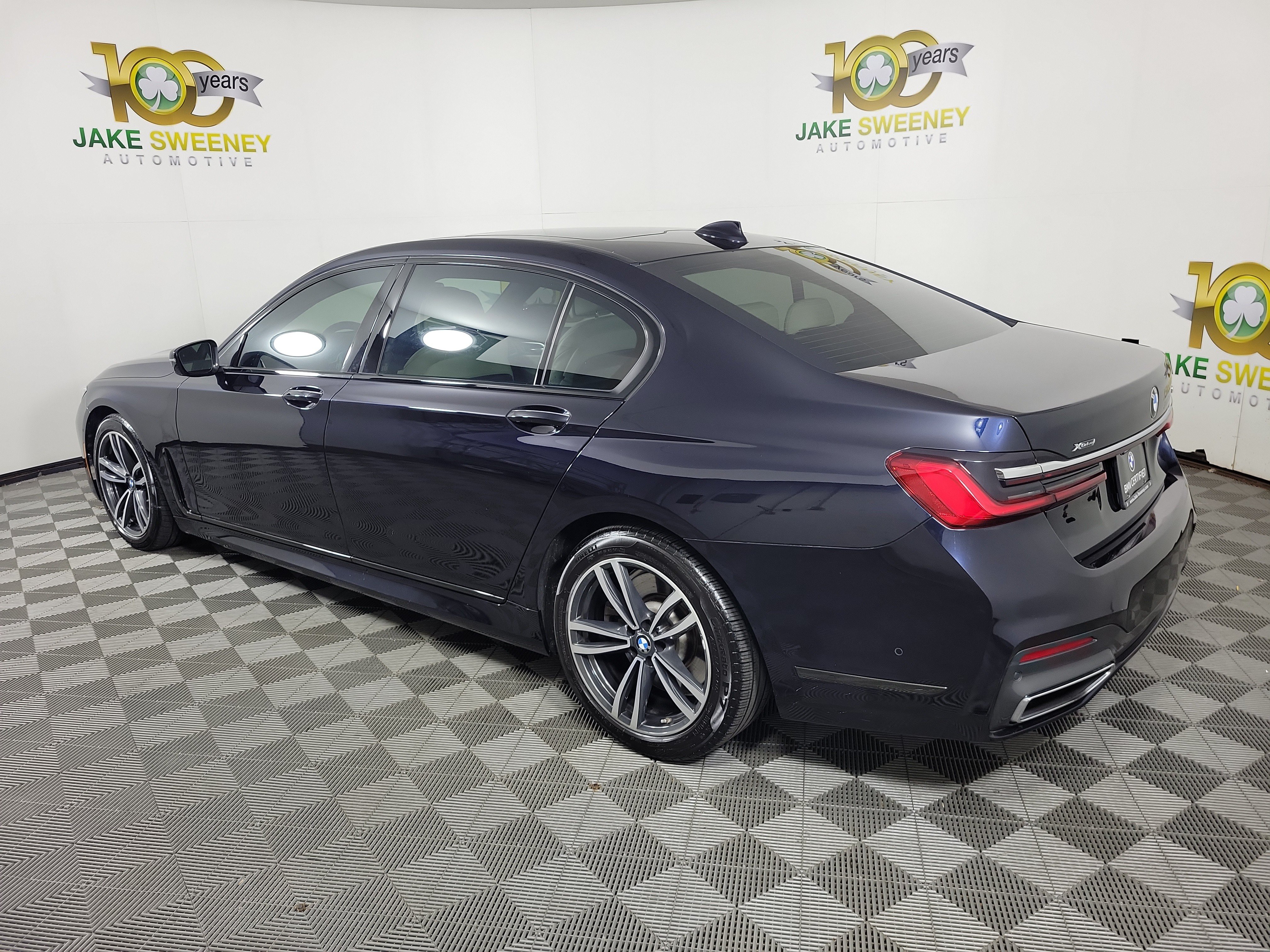 Used 2022 BMW 750i xDrive w/ M Sport Package AWD/4WD image 5