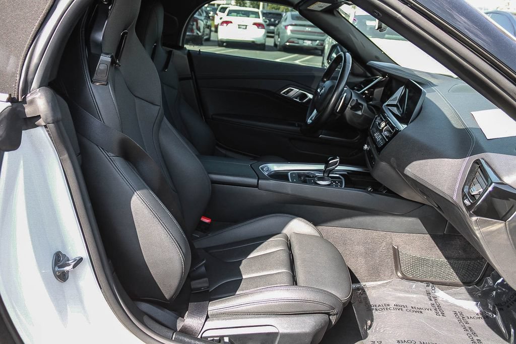 Used 2022 BMW Z4 sDrive30i w/ Driving Assistance Package RWD image 16