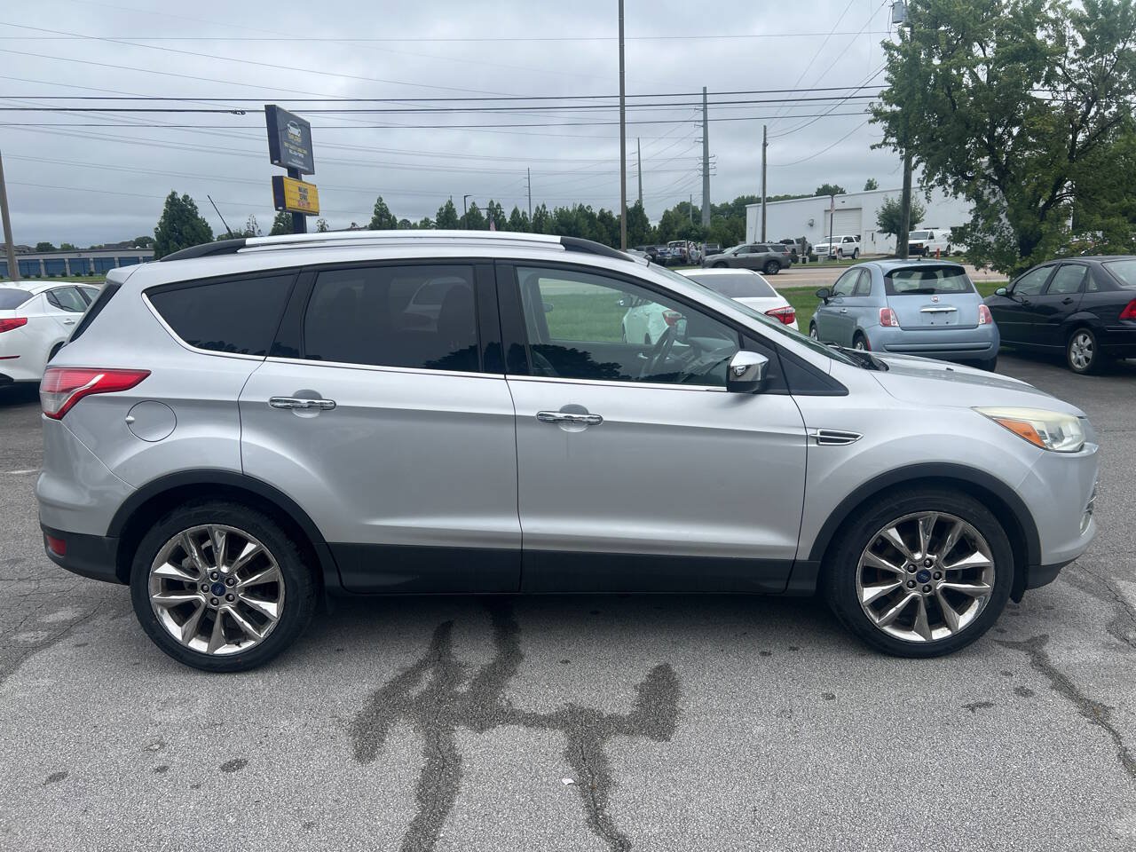 Used 2016 Ford Escape SE w/ SE Chrome Package FWD image 5