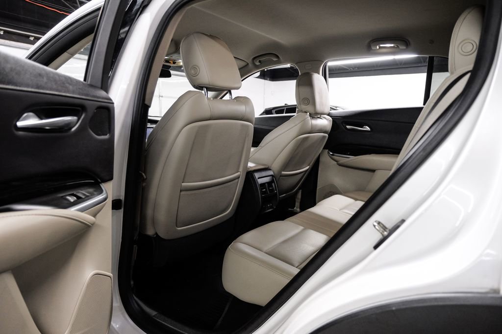 Used 2021 Cadillac XT4 Premium Luxury image 44