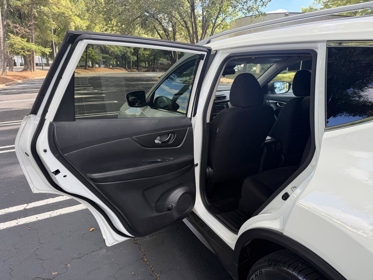 Used 2020 Nissan Rogue S w/ Special Edition Package FWD image 12