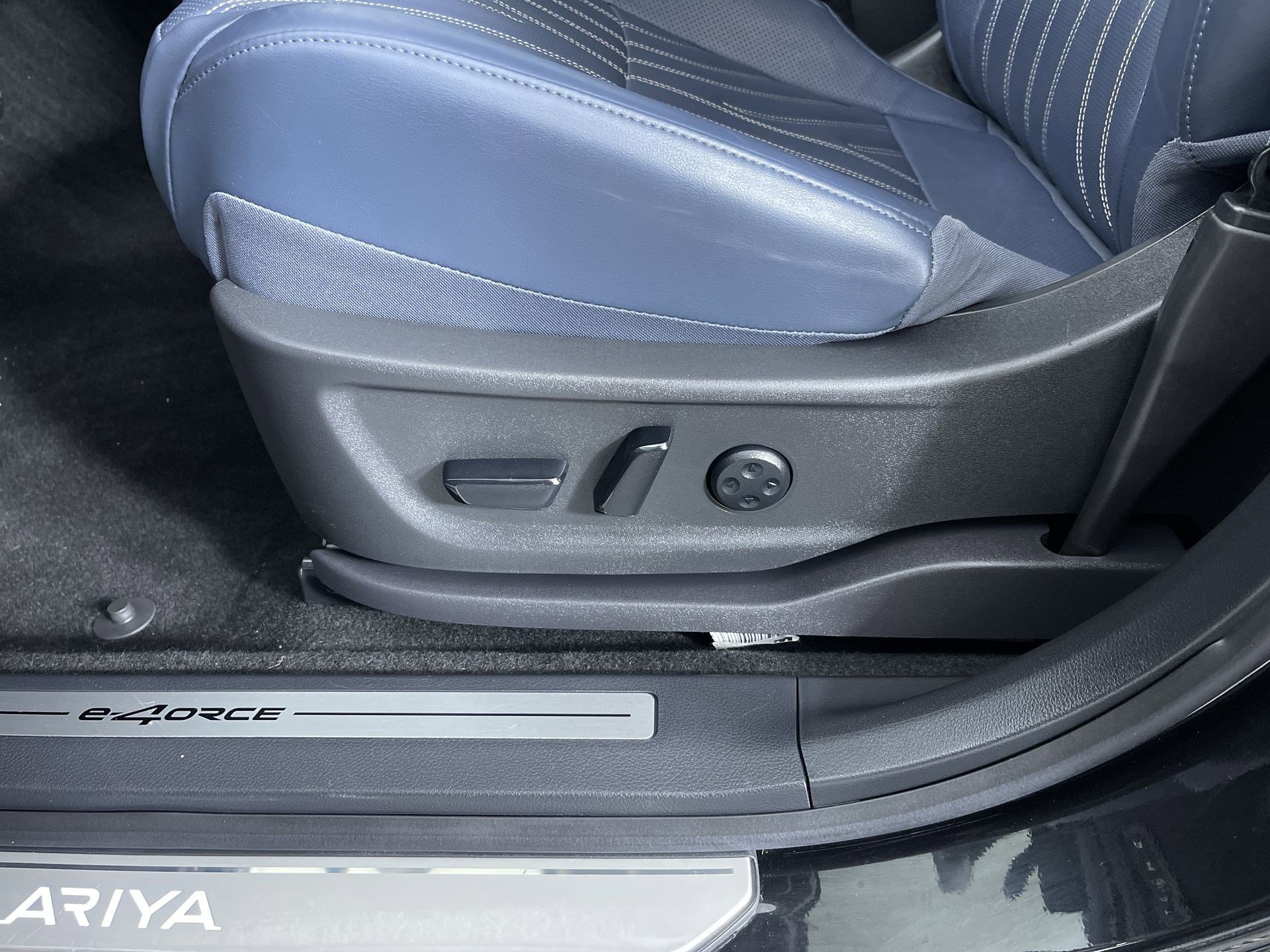 Certified 2024 Nissan Ariya AWD image 13