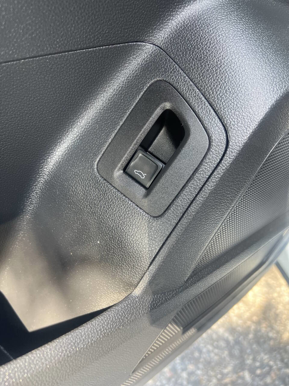 Used 2021 Volkswagen Atlas SE image 12