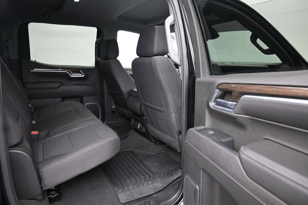 Used 2022 Chevrolet Silverado 1500 LT AWD/4WD image 12