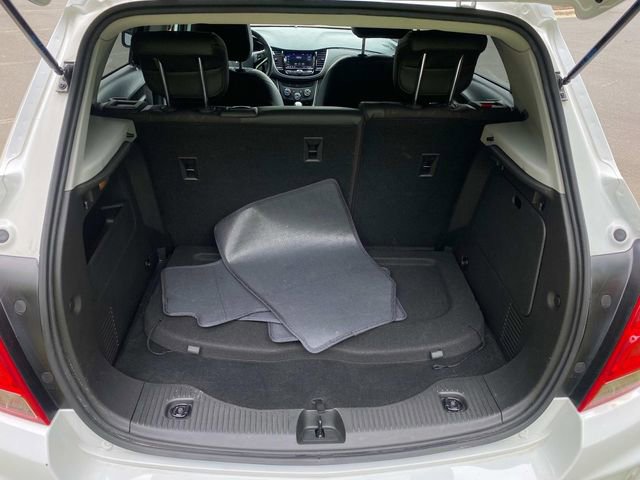 Used 2022 Chevrolet Trax LT w/ LT Convenience Package FWD image 28