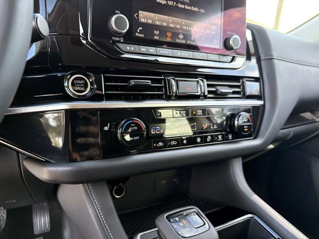 Used 2024 Nissan Pathfinder SV w/ Black Appearance Package FWD image 25
