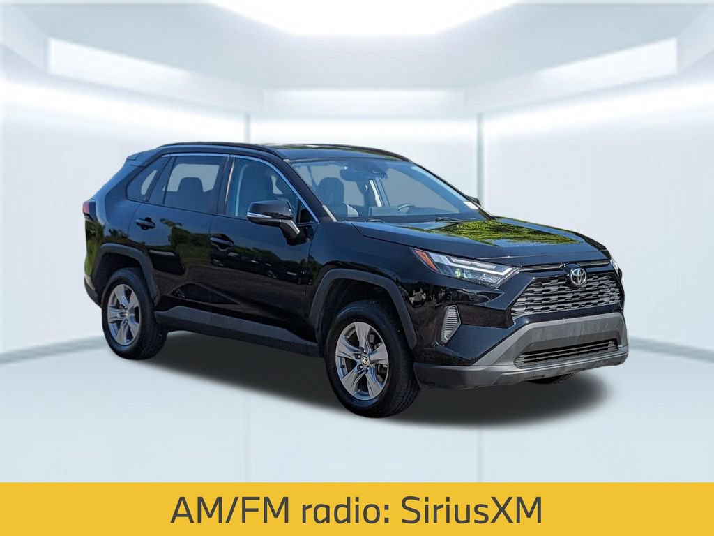 Used 2022 Toyota RAV4 XLE FWD image 10