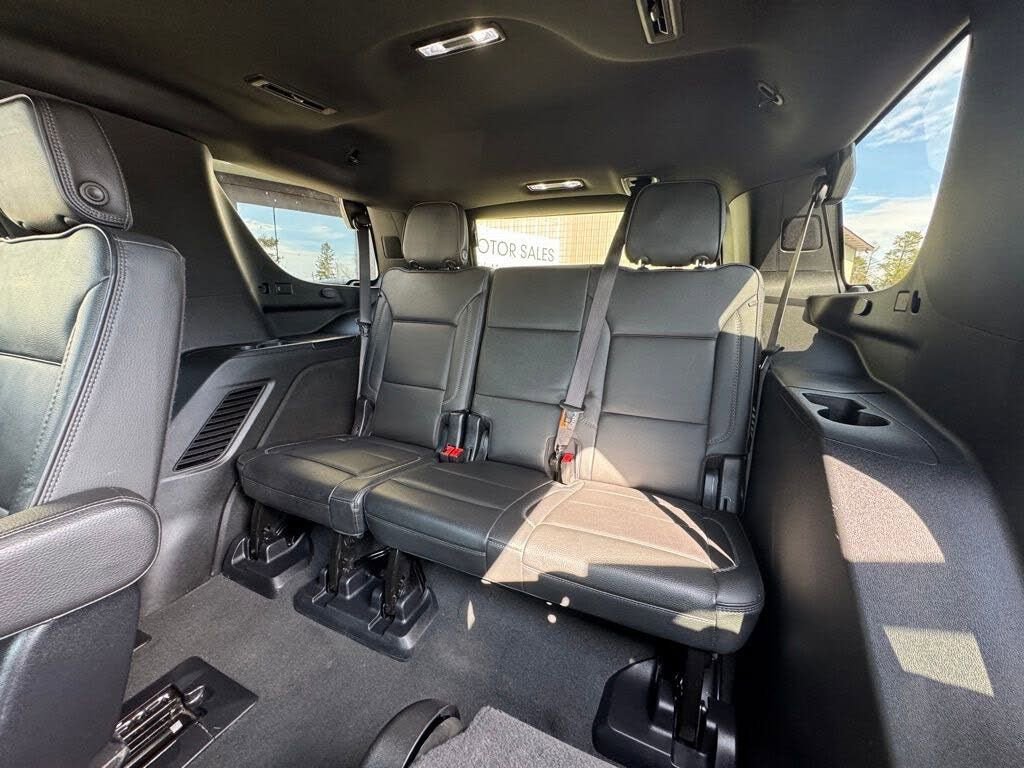 Used 2025 GMC Yukon Denali w/ Sun & Power Step Package image 60