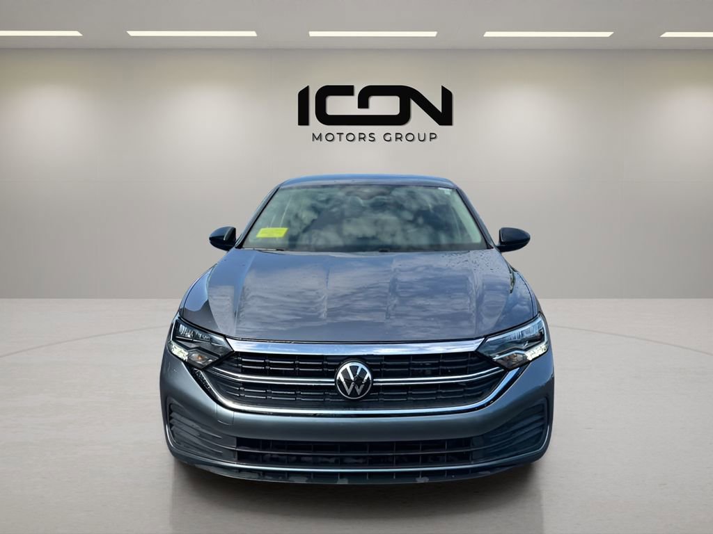 Used 2024 Volkswagen Jetta SE FWD image 8
