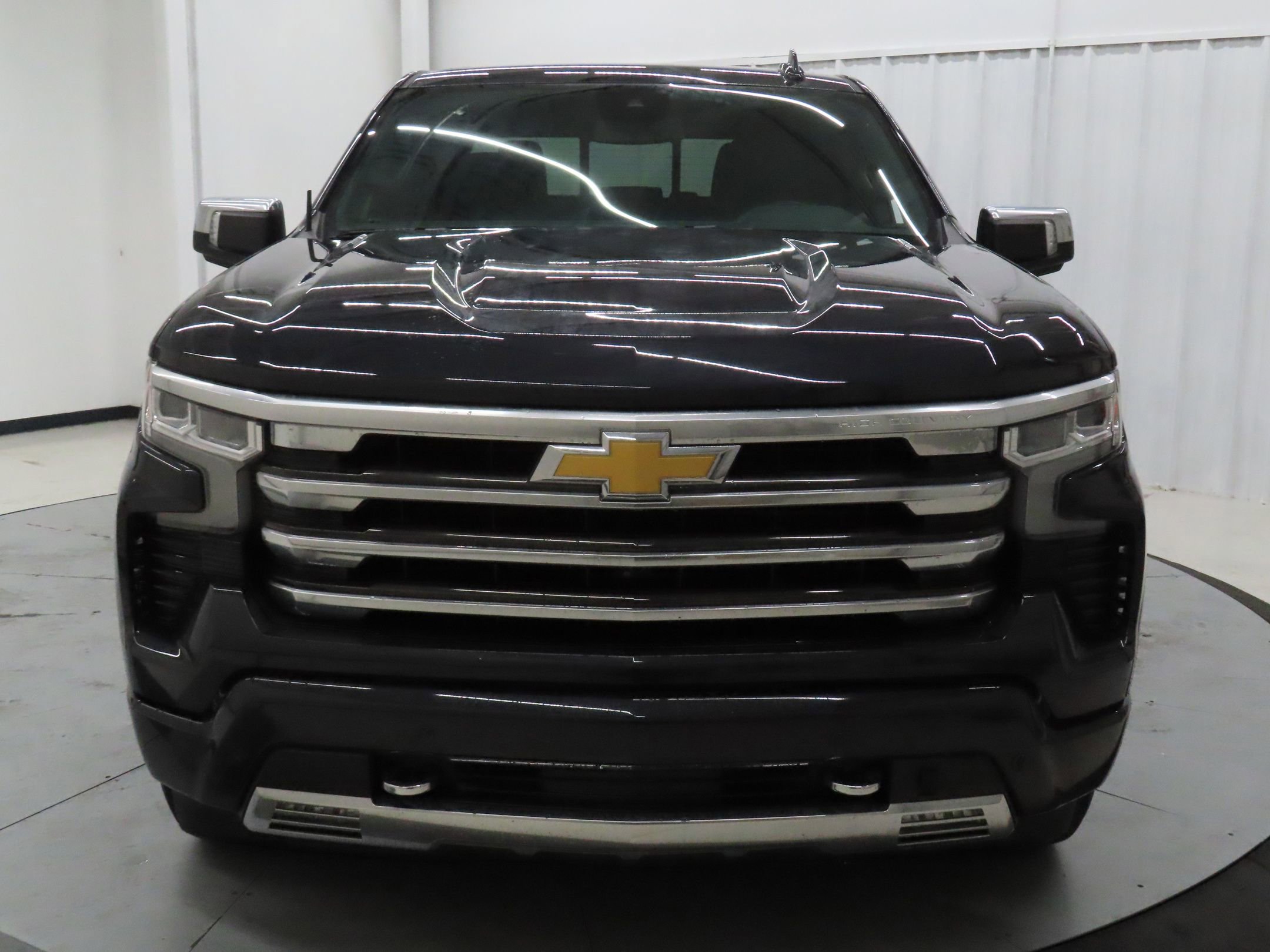 Used 2023 Chevrolet Silverado 1500 High Country image 8