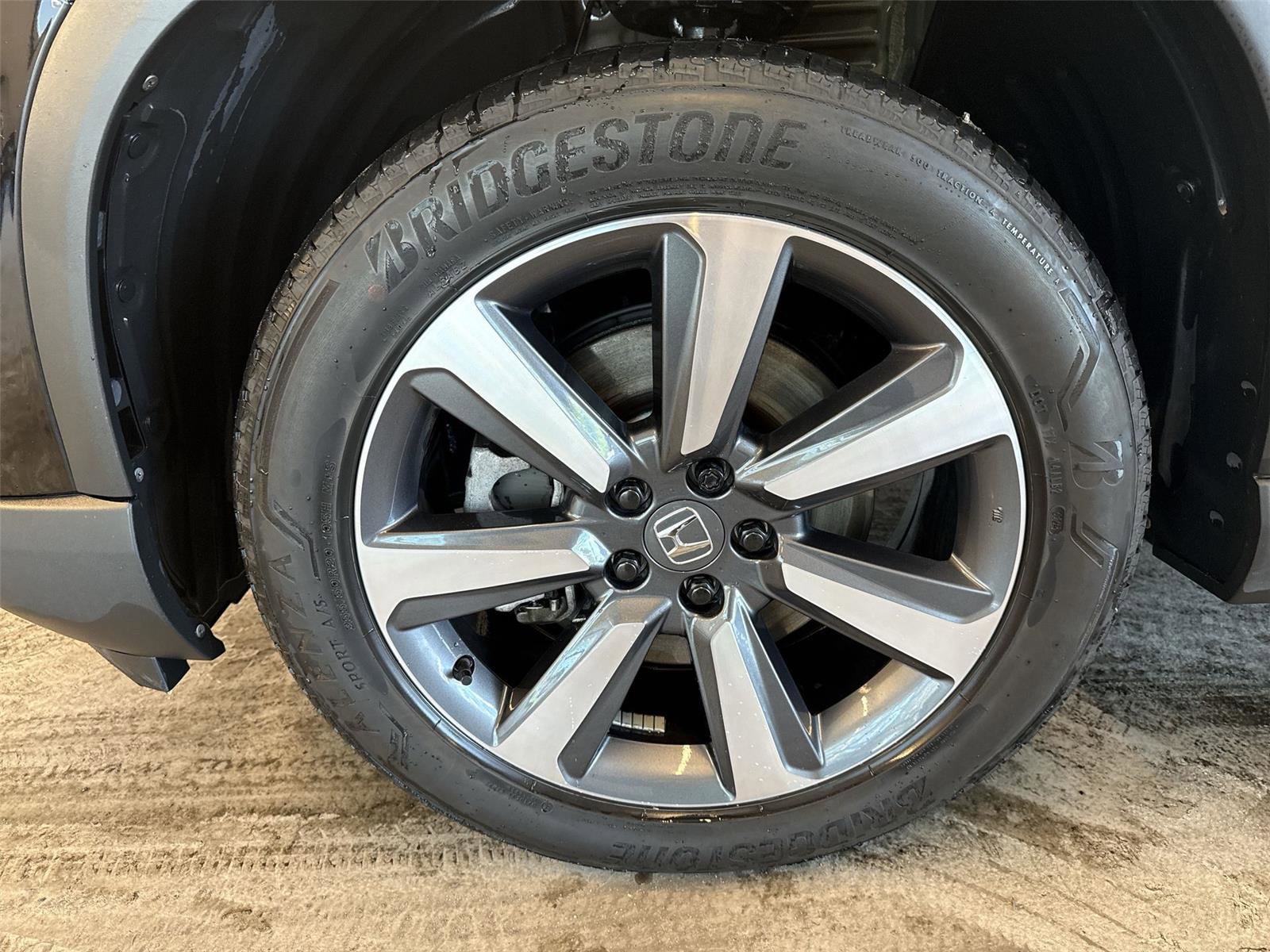 Used 2025 Honda Pilot Touring image 10