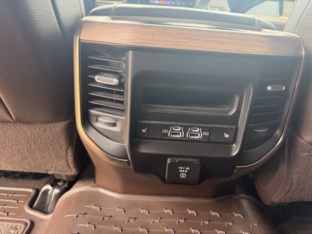 Used 2026 RAM 2500 Limited AWD/4WD image 14