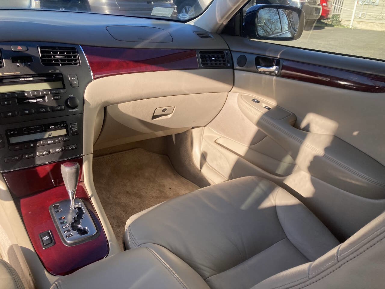 Used 2004 Lexus ES 330 image 12