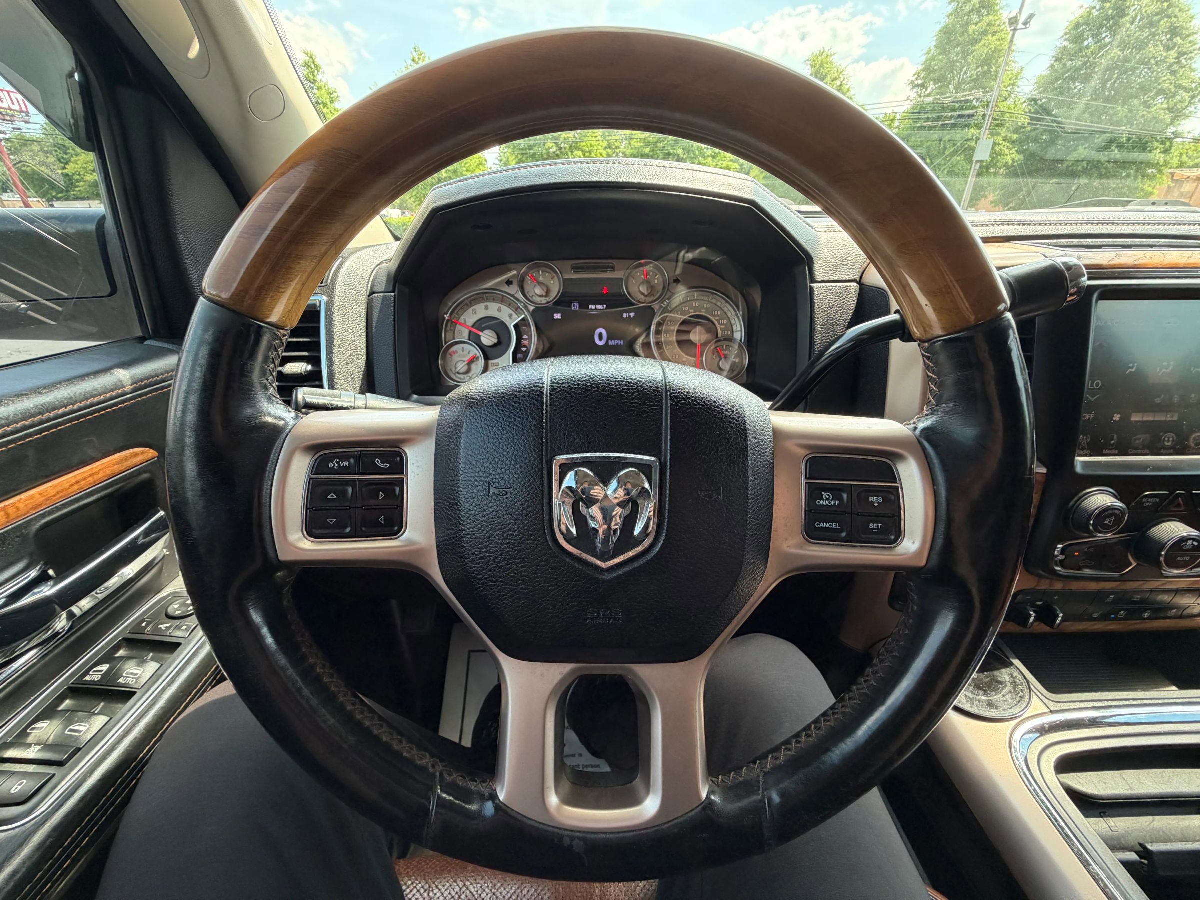 Used 2016 RAM 3500 Laramie Longhorn AWD/4WD image 27