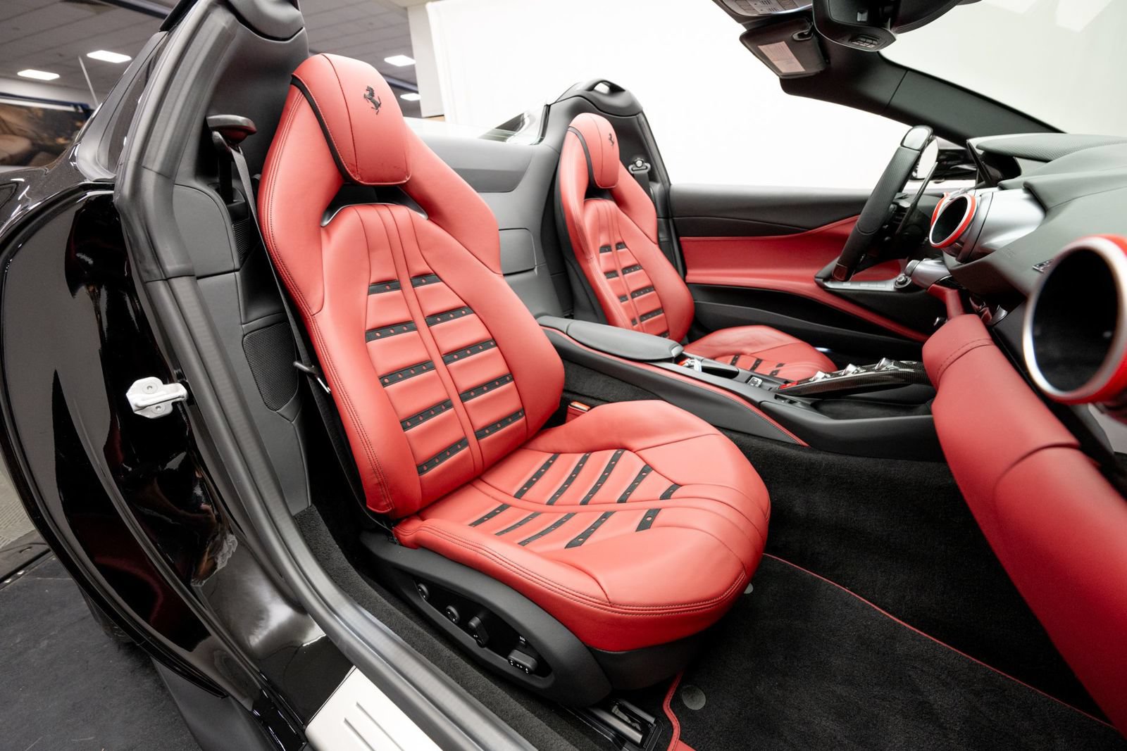 Used 2022 Ferrari 812 GTS RWD image 21