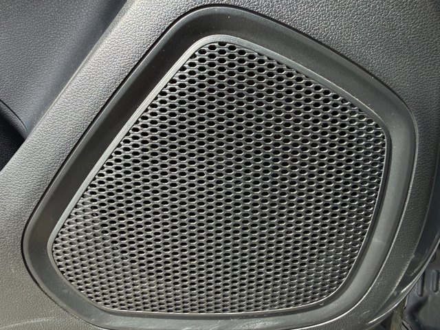 Used 2023 Hyundai Venue Limited w/ Cargo Package image 32