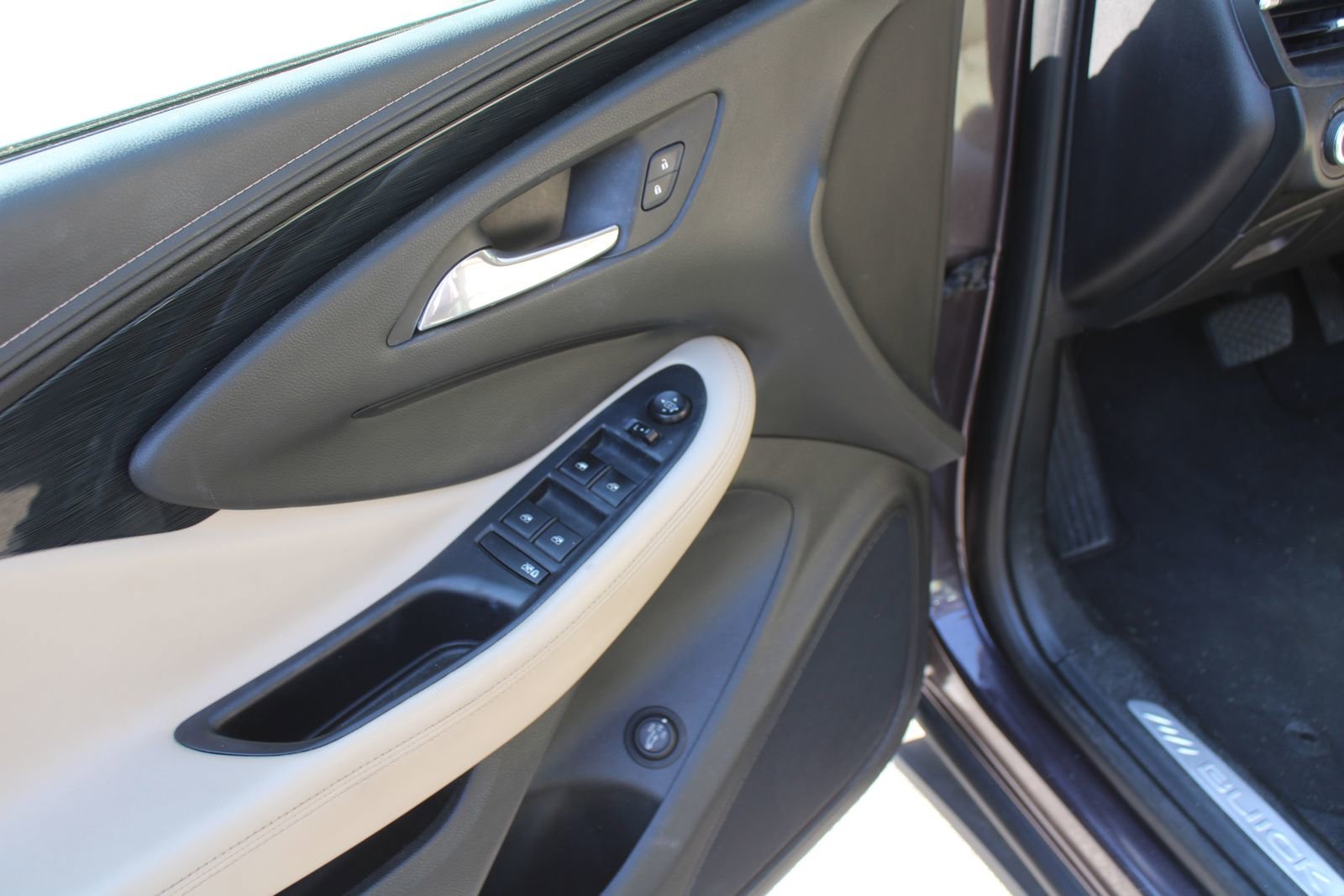 Used 2017 Buick Envision Preferred image 19