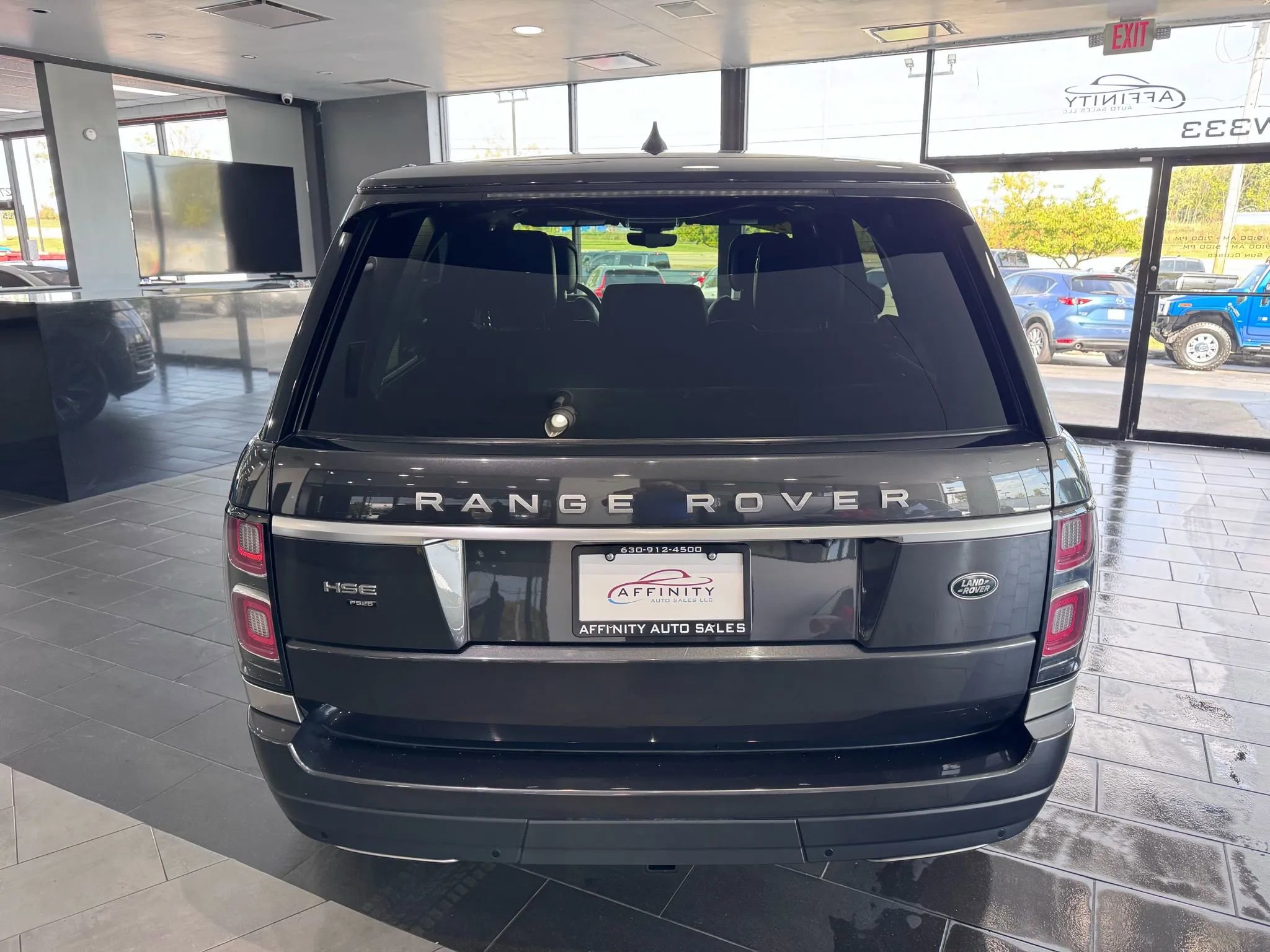 Used 2021 Land Rover Range Rover P525 Westminster Edition AWD/4WD image 4