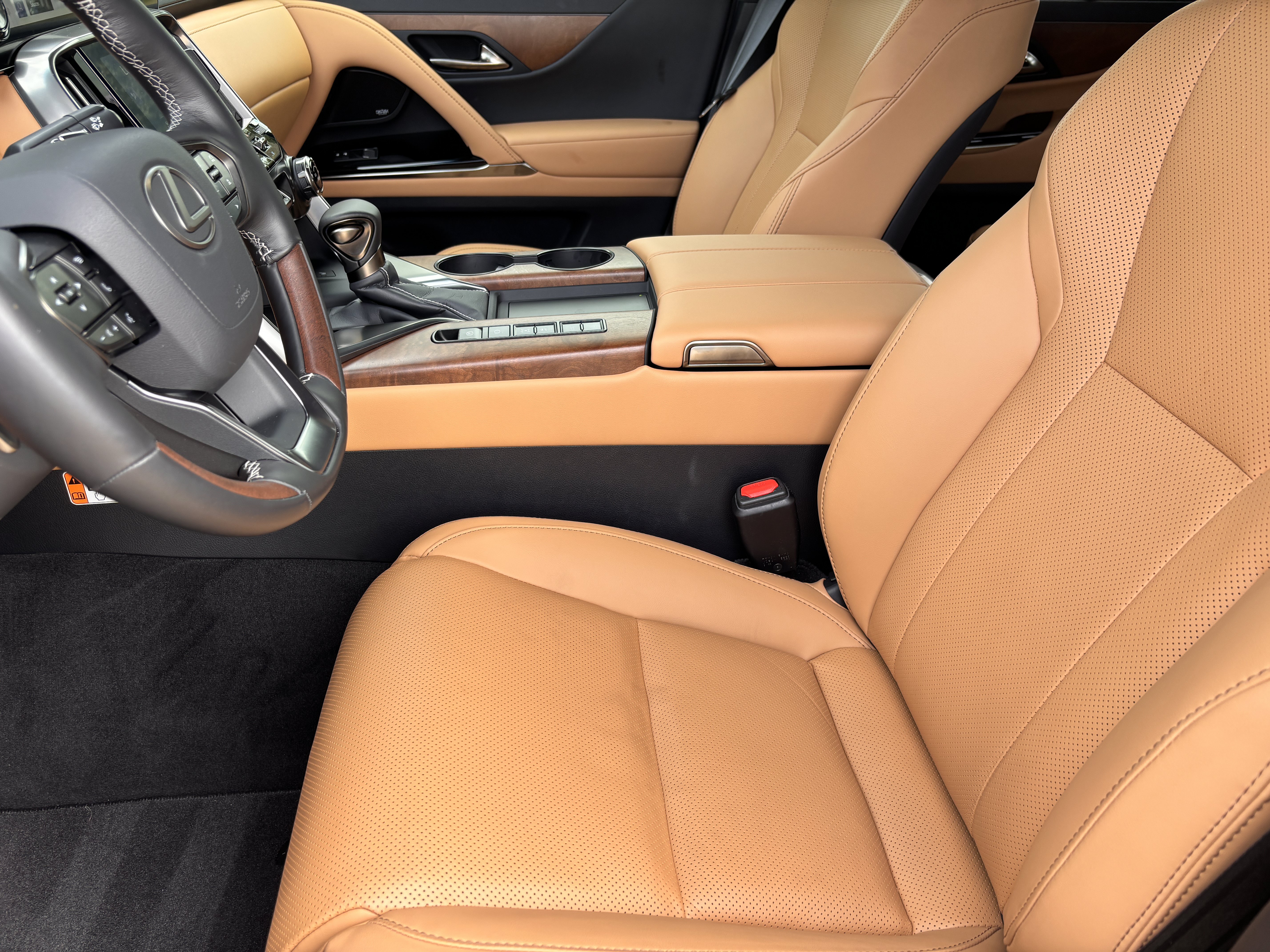 Certified 2026 Lexus LX 600 4WD w/ Accessory Package (Z1) image 19