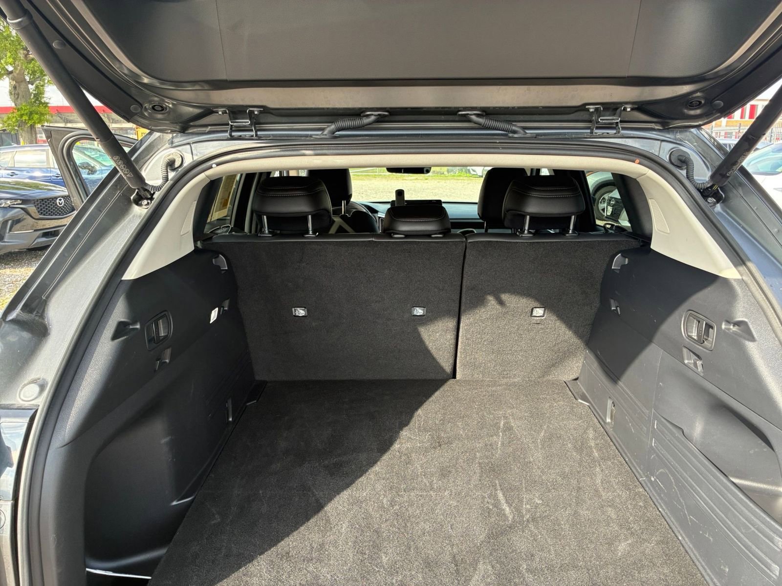 Used 2025 MAZDA CX-50 2.5 Hybrid w/ Premium Plus Pkg image 30