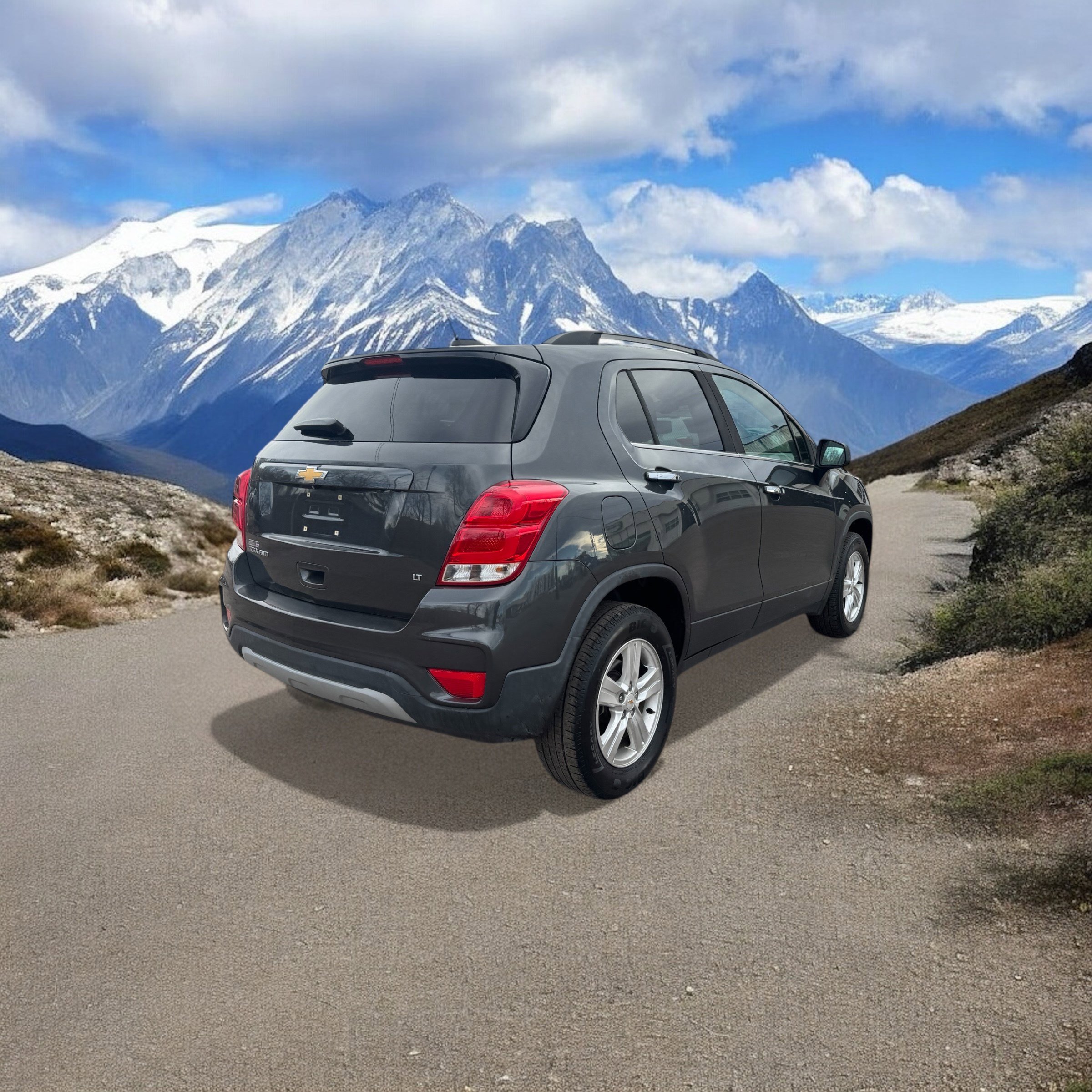 Used 2018 Chevrolet Trax LT w/ LT Convenience Package image 5