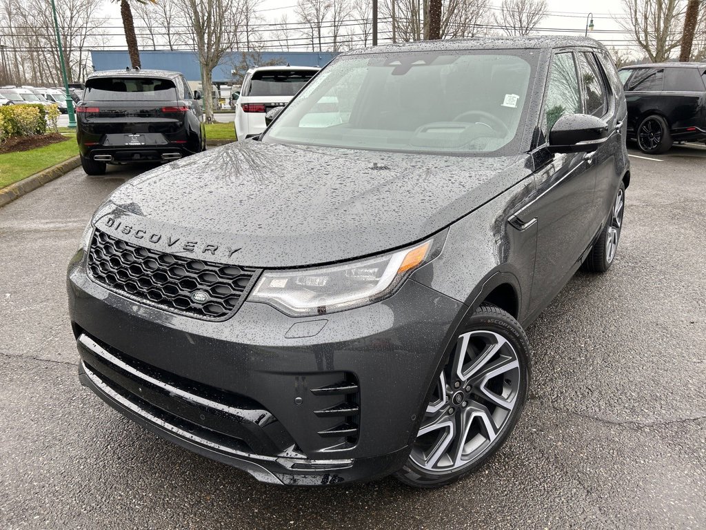 New 2025 Land Rover Discovery Dynamic SE