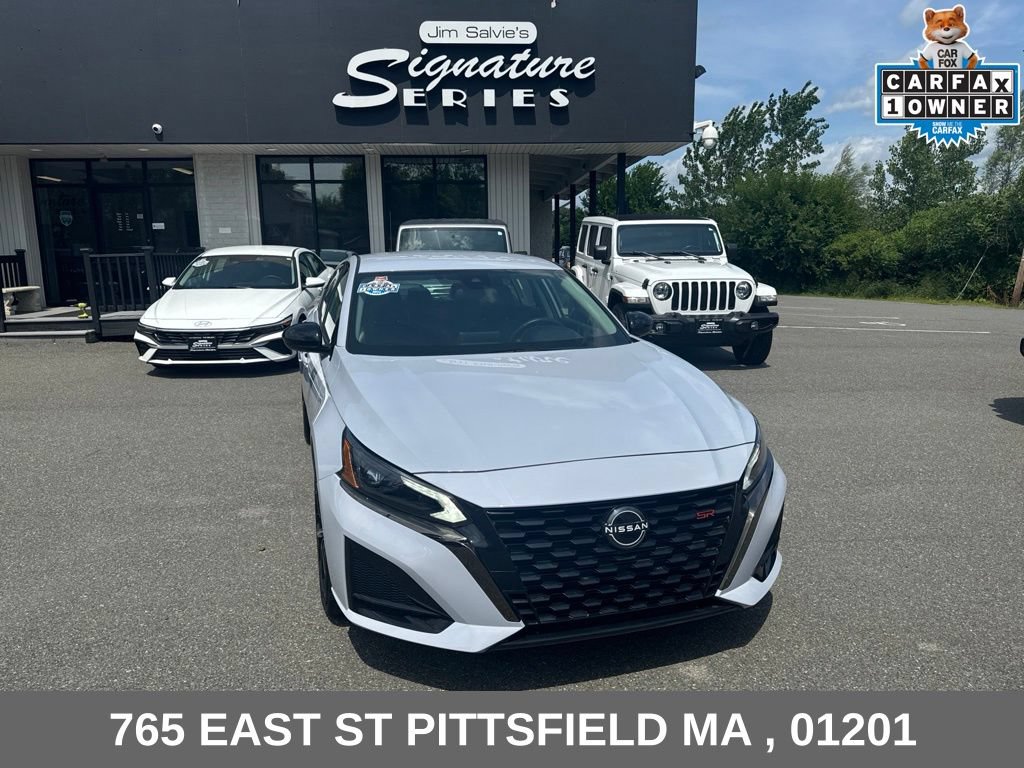 Used 2023 Nissan Altima 2.5 SR AWD/4WD image 1