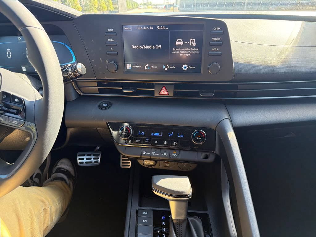 New 2026 Hyundai Elantra Sport FWD image 24