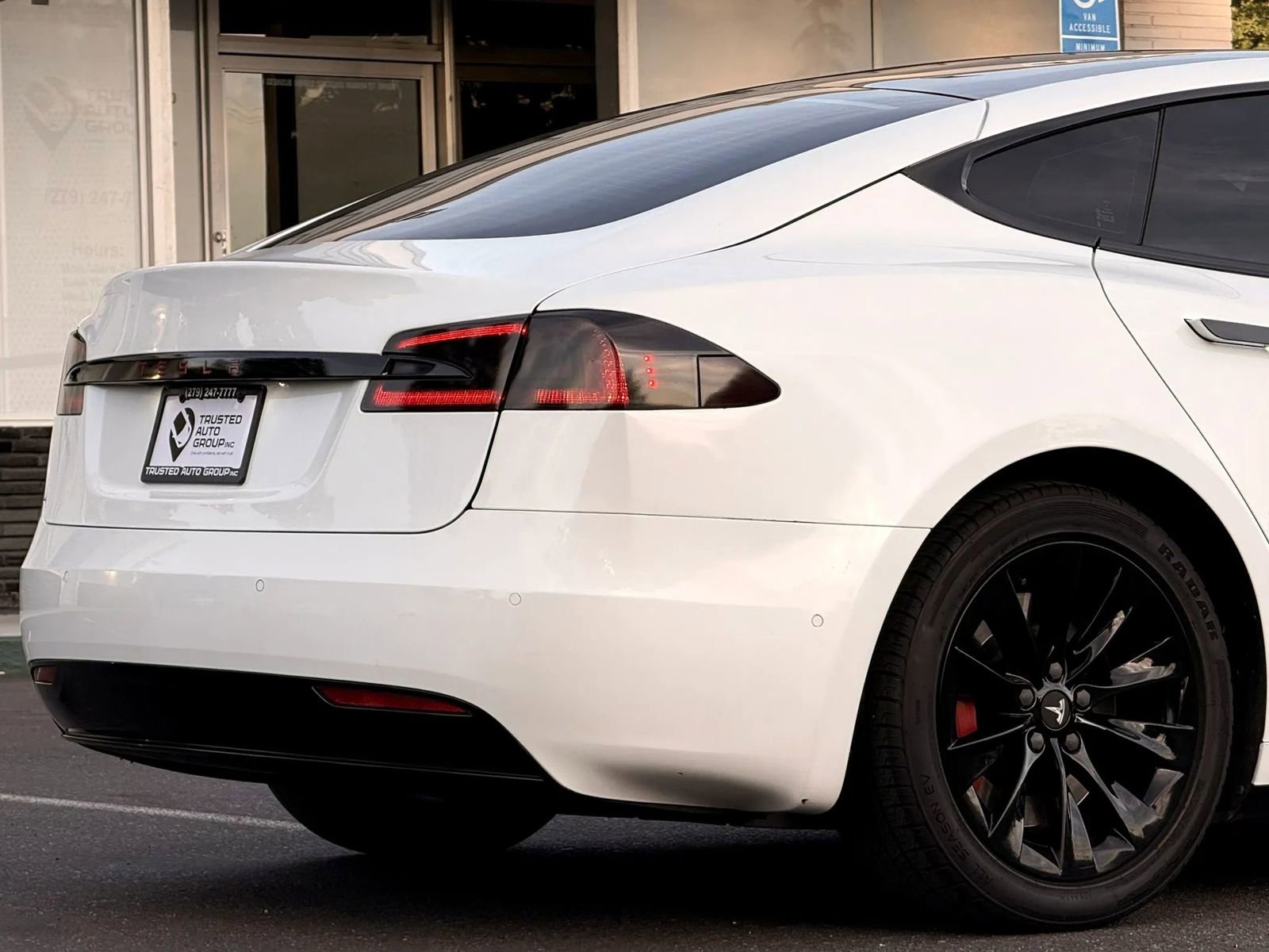 Used 2018 Tesla Model S 75D AWD/4WD image 8