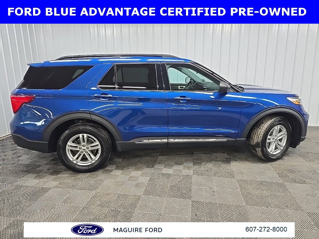 Certified 2022 Ford Explorer XLT image 3