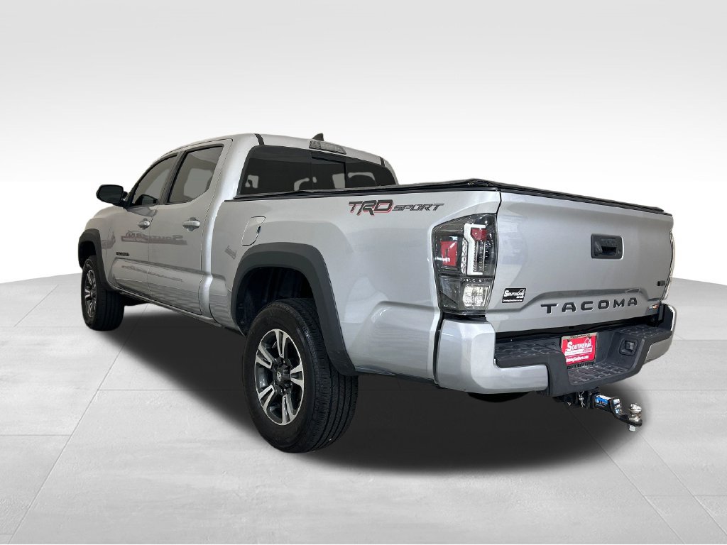 Used 2018 Toyota Tacoma TRD Sport RWD image 3