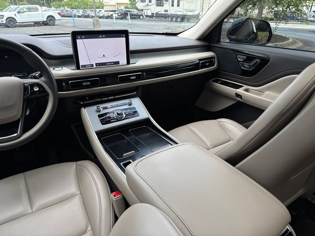 Used 2023 Lincoln Aviator AWD w/ Premium Package image 31