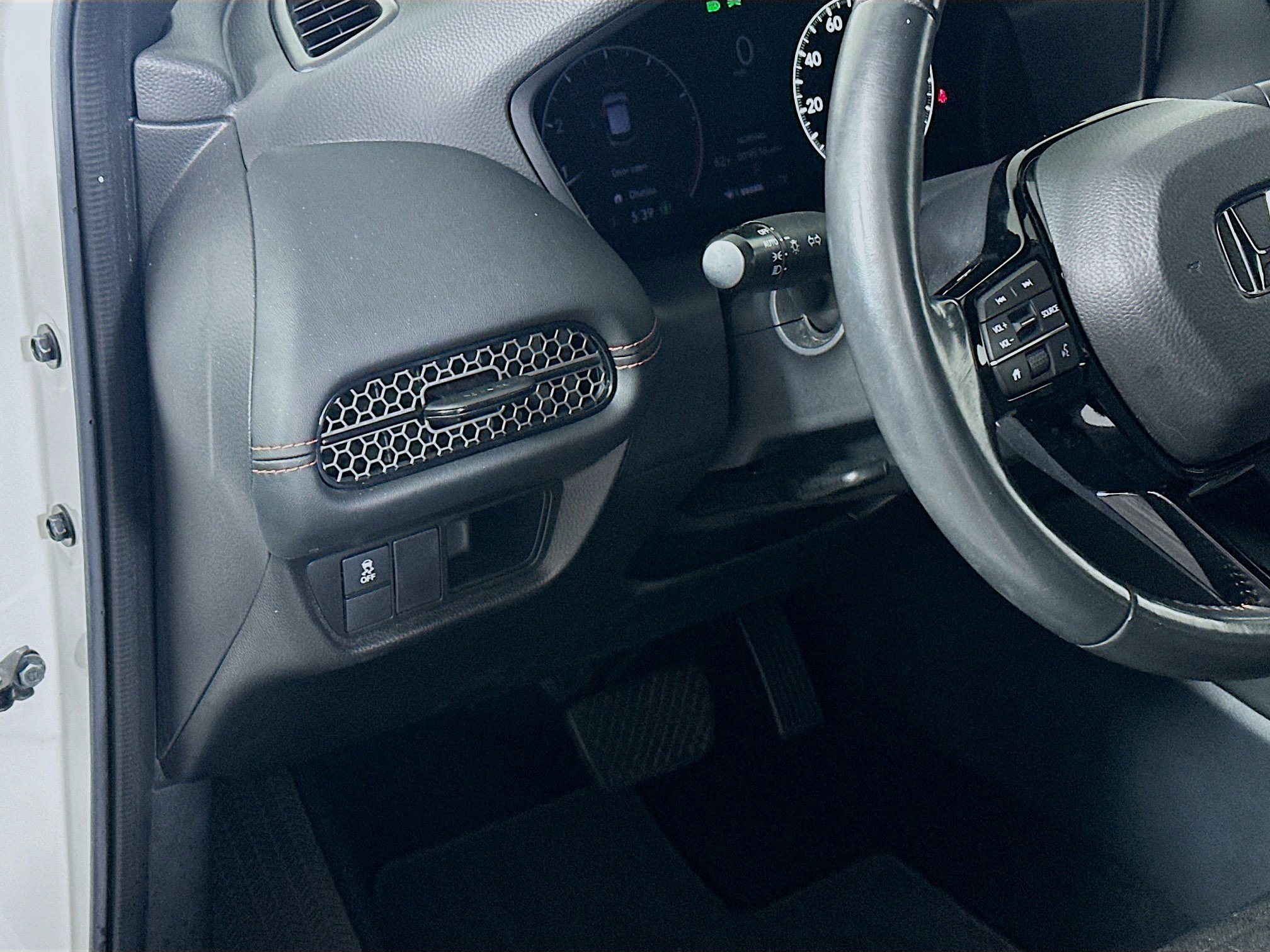Used 2024 Honda HR-V Sport image 16