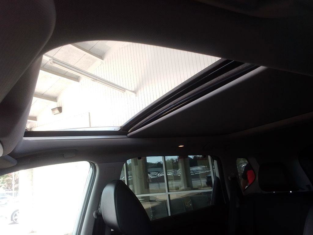 Used 2021 Nissan Rogue SV w/ Premium Package AWD/4WD image 16