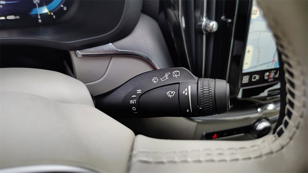 Certified 2023 Volvo XC60 B5 Core w/ Climate Package image 16