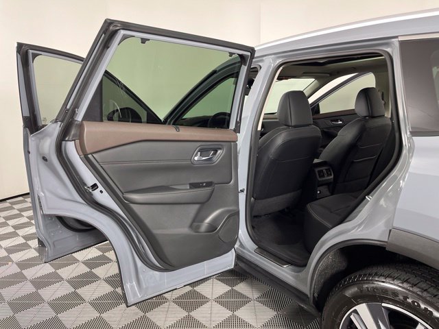 Used 2023 Nissan Rogue SL w/ SL Premium Package FWD image 42