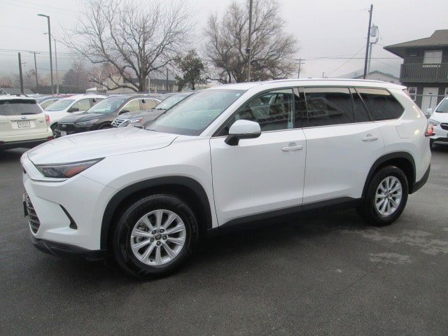 Used 2025 Toyota Grand Highlander AWD image 3