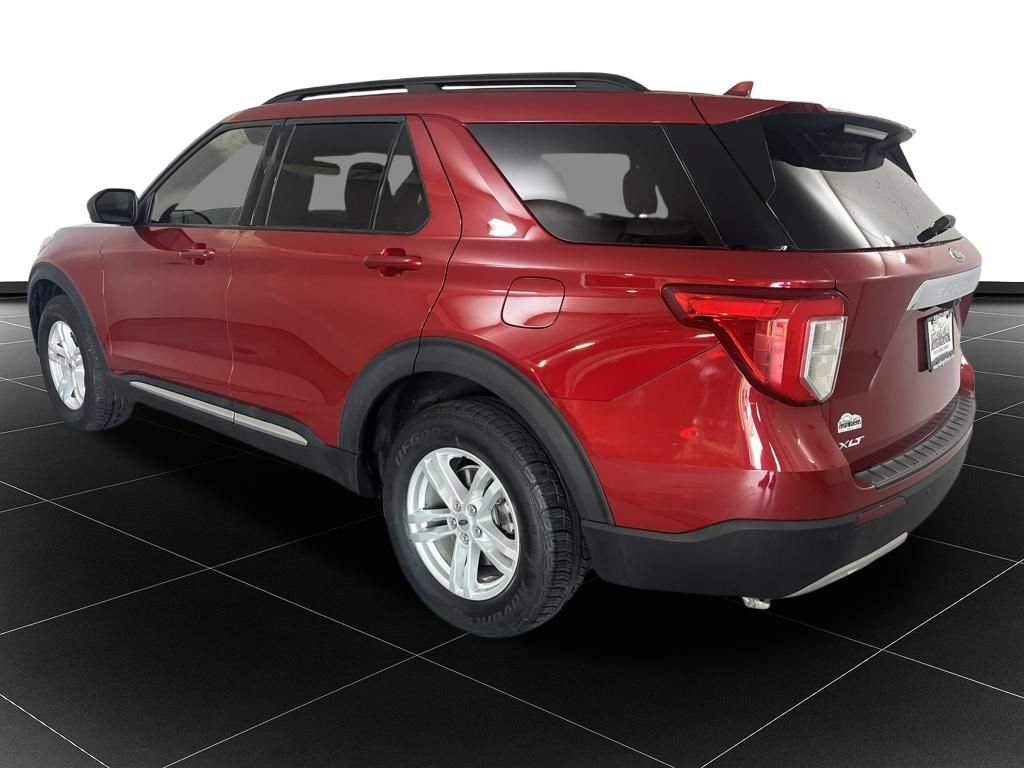 Used 2020 Ford Explorer XLT w/ Equipment Group 202A AWD/4WD image 3