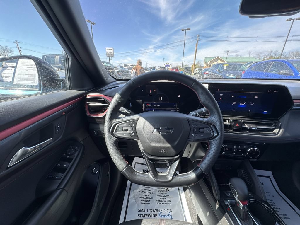 Used 2025 Chevrolet TrailBlazer RS w/ Convenience Package AWD/4WD image 14